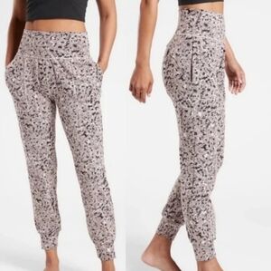 Athleta Salutation High Rise Textured Jogger Meadow Decadent Print Size S